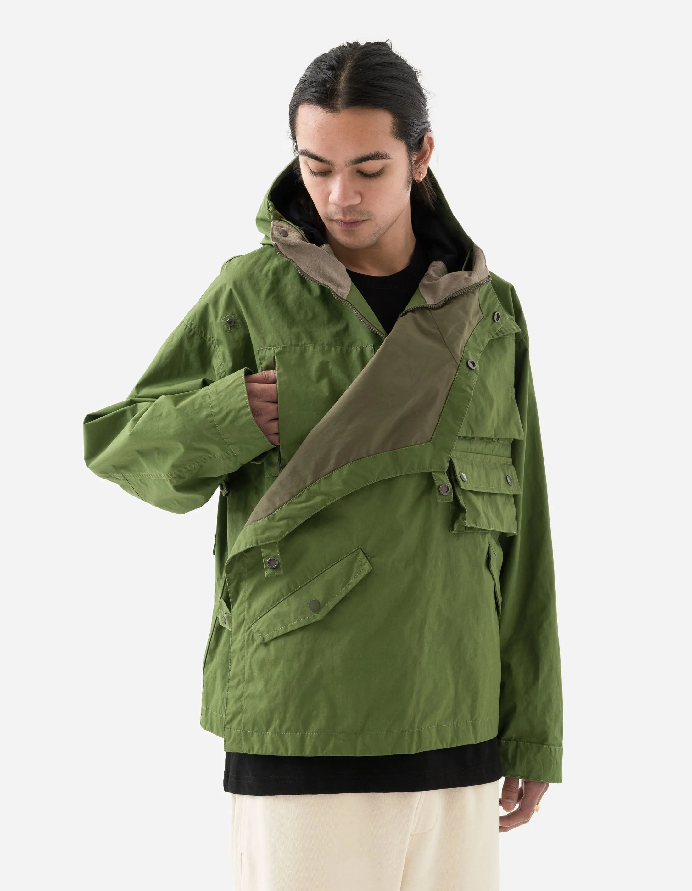 5033 Oversized Green Snoparka with Monochrome Contrast