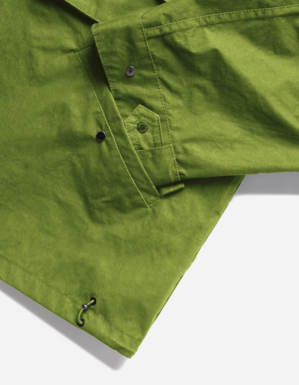 5033 Oversized Green Snoparka with Monochrome Contrast