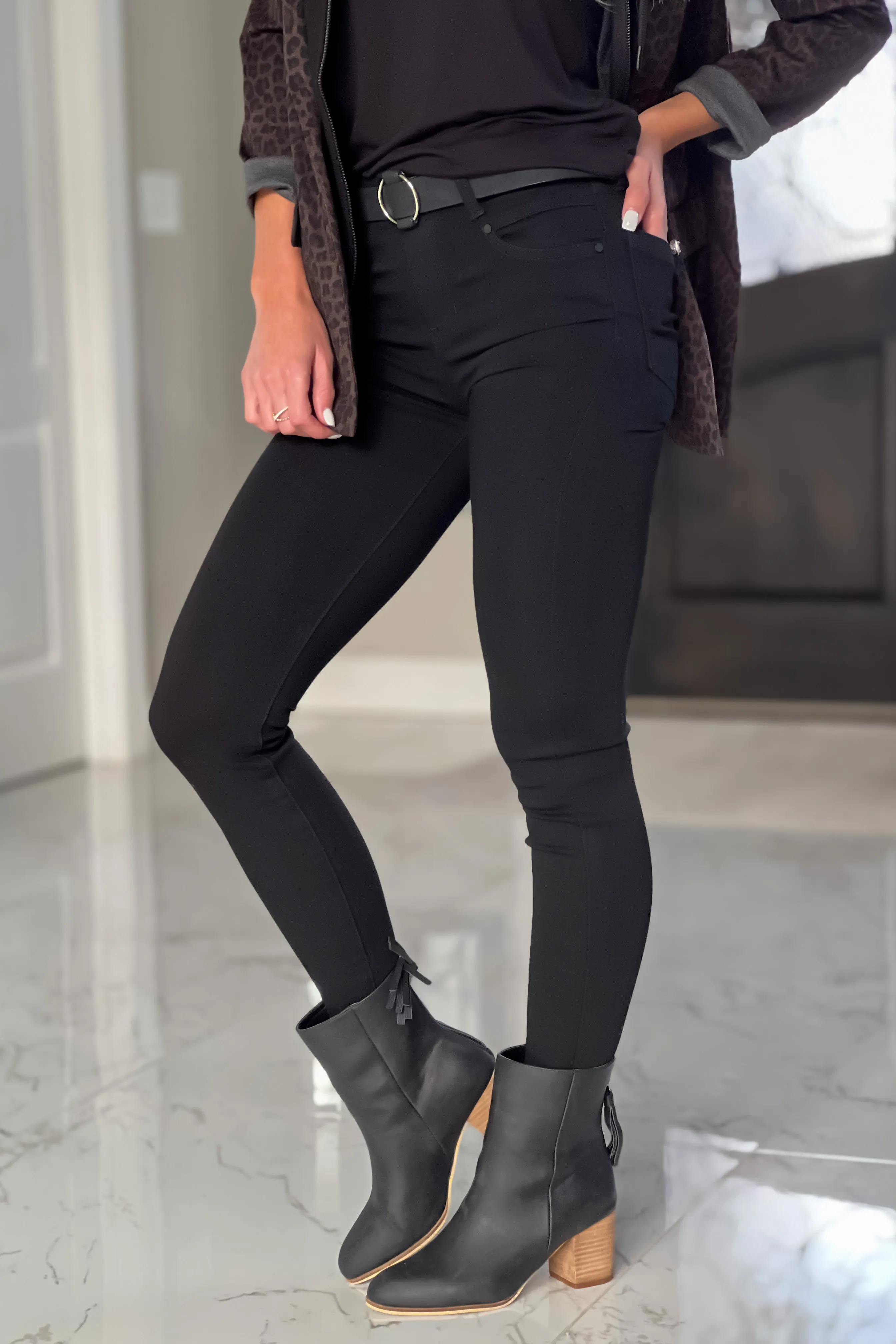 Liverpool Jackie Gia Glider Ankle Skinny Jean : Black