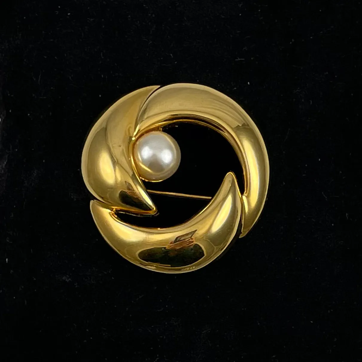 Napier Circle Gold Pearl Brooch Vintage