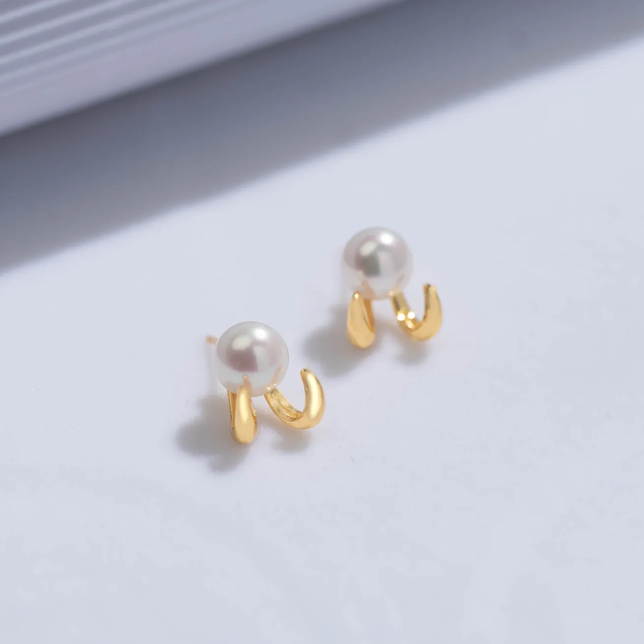 New Yorker Duo Style Freshwater Pearl Earrings WE00530