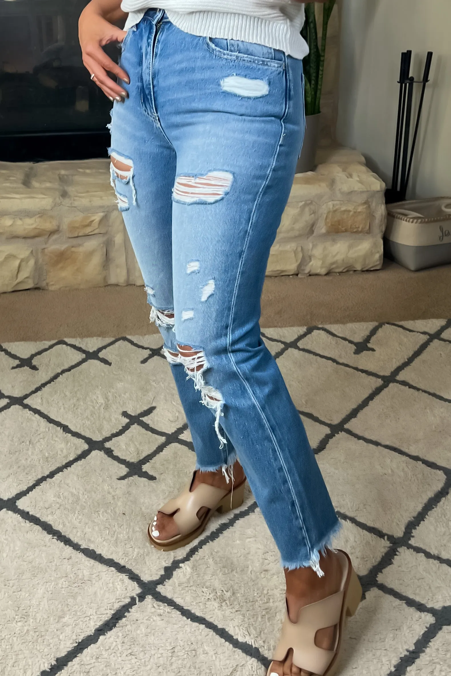 Vervet Emma Distressed Raw Hem Mom Jean : Light Wash